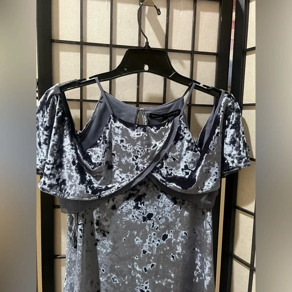 W H B M BLUE CRUSH Velvet Cold-Shoulder FLOUNCE BLOUSE WOMEN ZIZE M - Picture 6 of 8